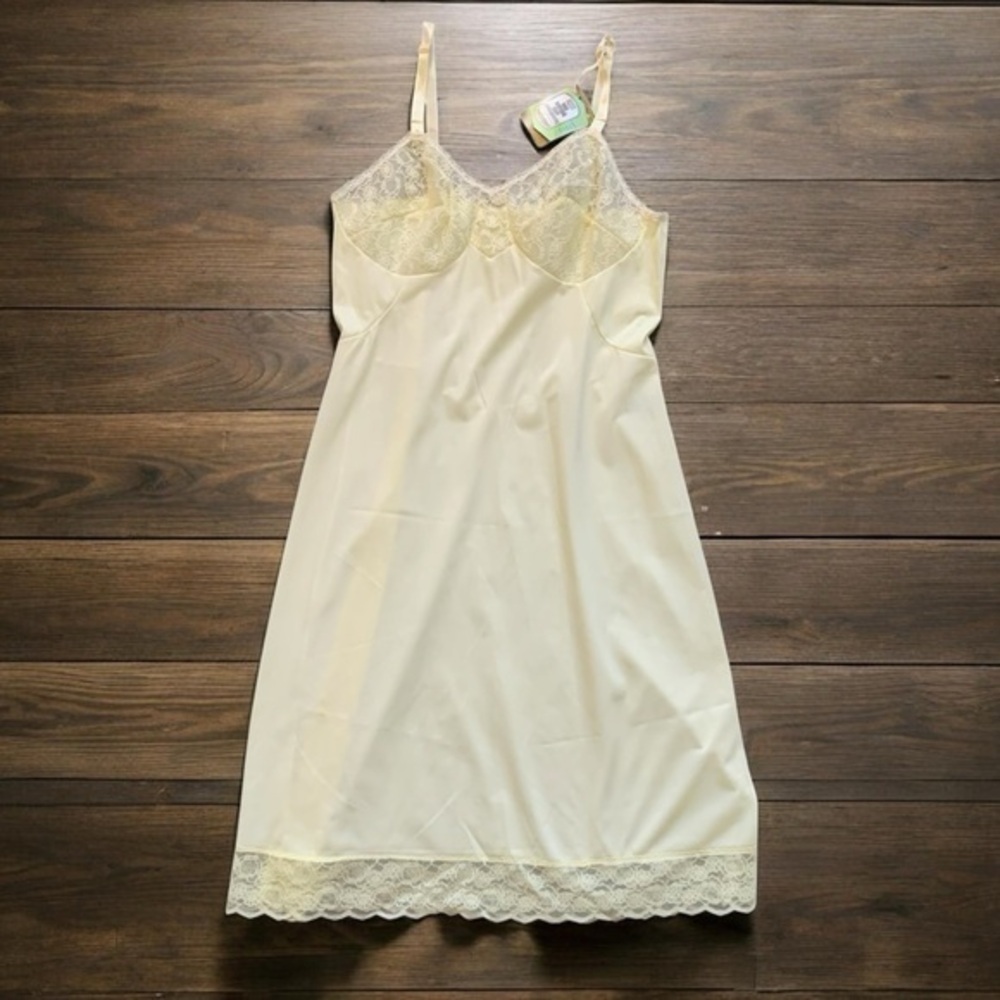 Vintage Sears “The Doesn’t Slip” Pale Yellow Lace Full Slip Dress NWT Size 36